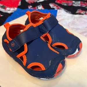 Water shoes size 5 wide